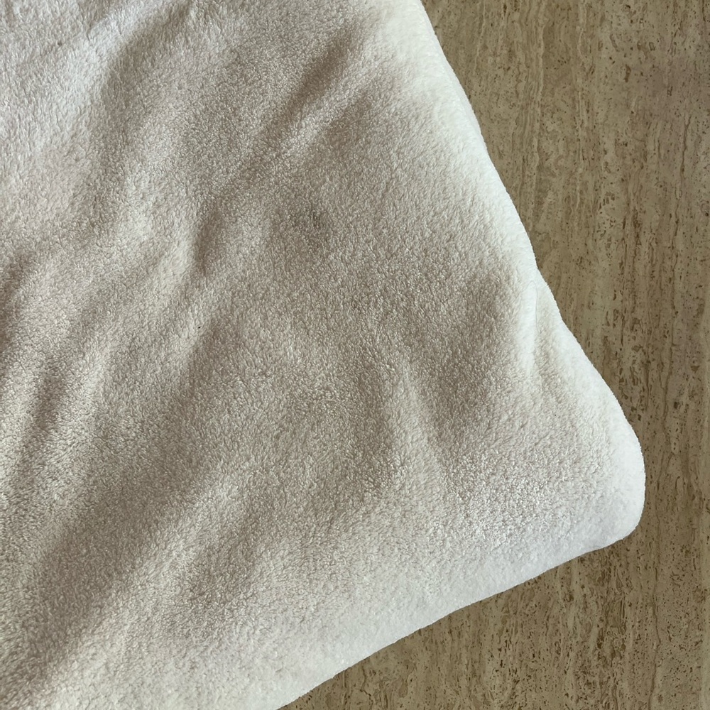 Calvin Klein Blanket - Picture 9 of 13